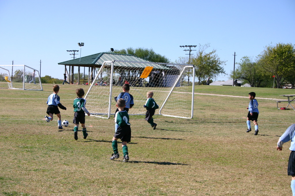 2006/11(November)/Soccer-TigerSharks-Chance/1024x768_2006-11-11-TigerSharks-soccer-64-Chance-Brandon-Paul.JPG
