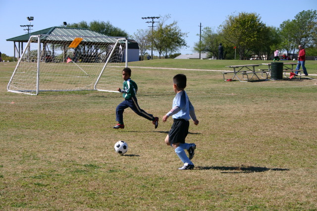 2006-11-11-TigerSharks-soccer-39-Juan.JPG