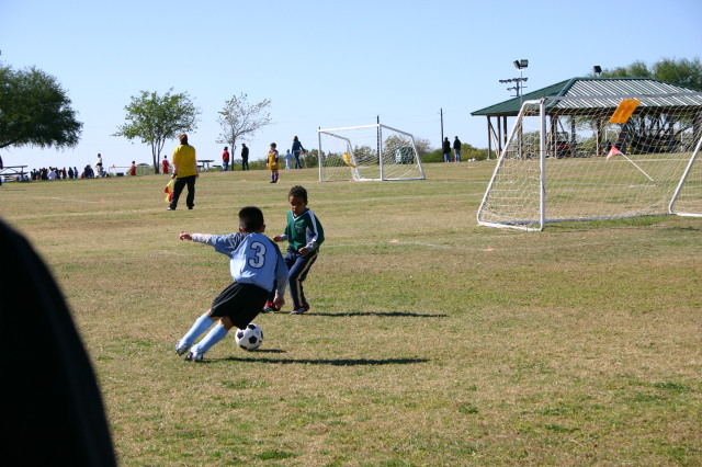 2006-11-11-TigerSharks-soccer-40-Juan.JPG