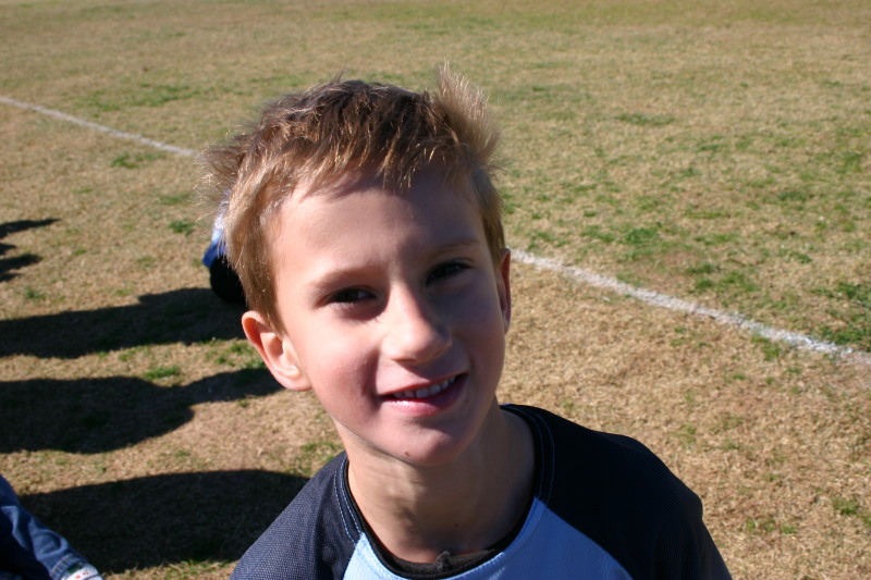 2006/11(November)/Soccer-TigerSharks-Chance/800x600_2006-11-11-TigerSharks-soccer-20-Chance.JPG