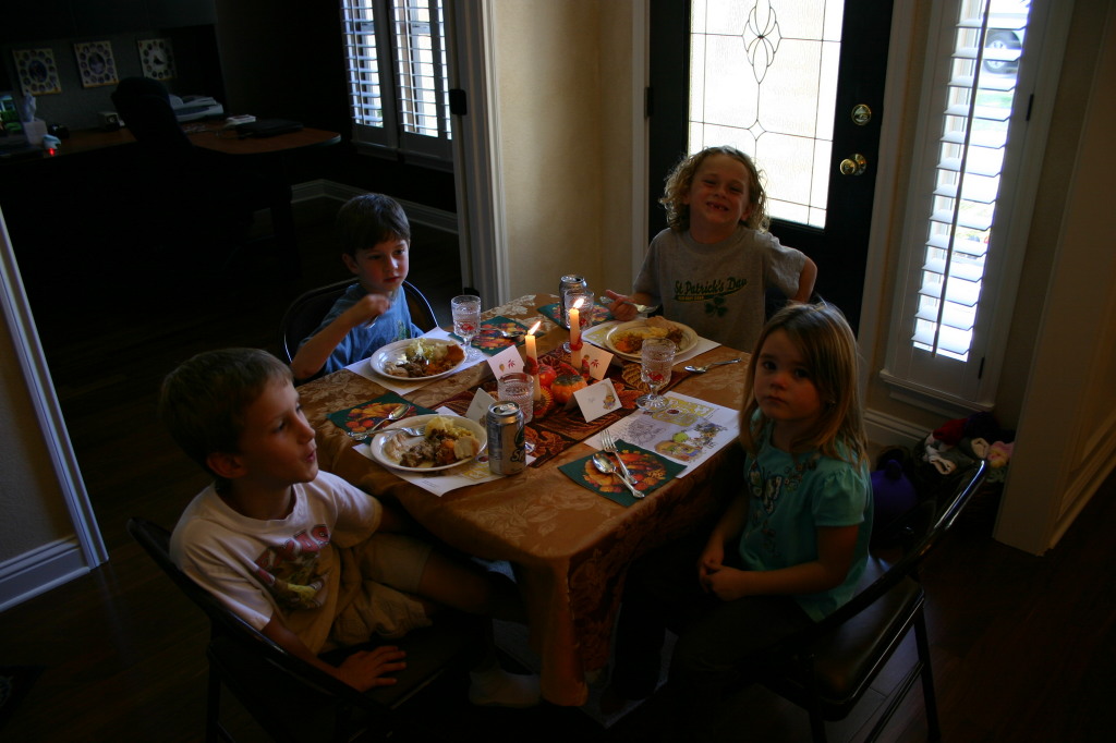 2006/11(November)/Thanksgiving/1024x768_2006-11-23-ThanksGiving-11-Chance-Dax-Vale-Kyla.JPG
