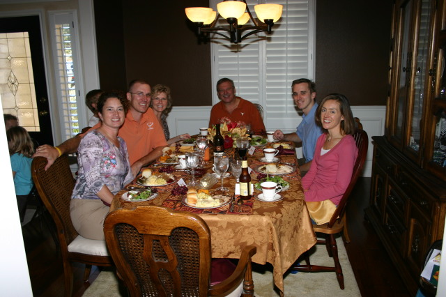 2006/11(November)/Thanksgiving/640x480_2006-11-23-ThanksGiving-16-Suzi-Travis-Janeen-Vale-Jim-Josh-Heather.JPG