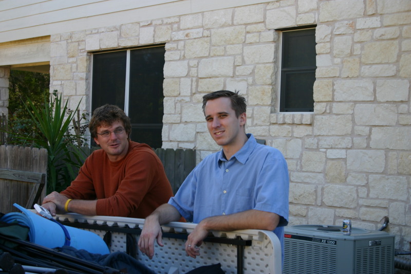 2006/11(November)/Thanksgiving/800x600_2006-11-23-ThanksGiving-09-Justin-Josh.JPG