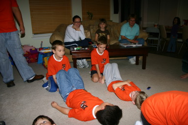 2006-11-14-TigerScouts-Den1-06-situps.JPG