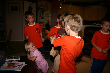 2006-11-14-TigerScouts-Den1-13-glove-gum-game.JPG