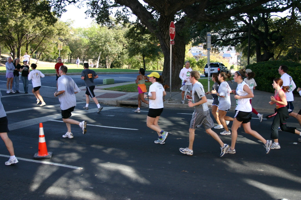 2006/11(November)/TurkeyTrot/1024x768_2006-11-23-TurkeyTrot-44-Suzi.JPG