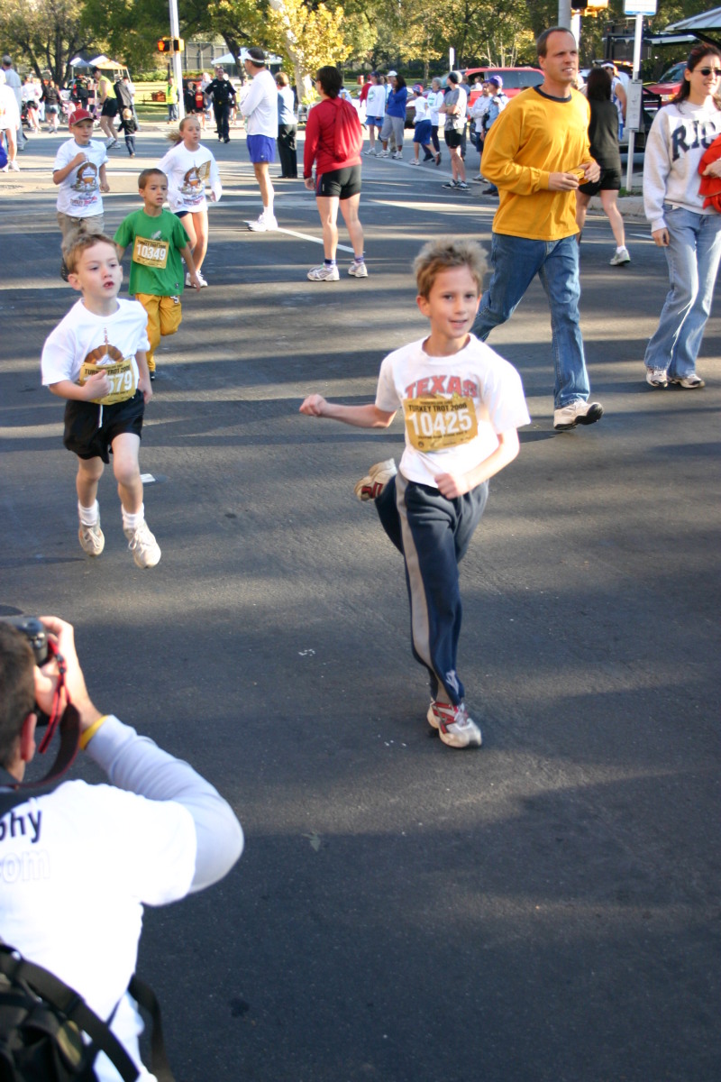 2006/11(November)/TurkeyTrot/800x600_2006-11-23-TurkeyTrot-22-Chance.JPG