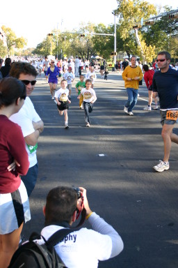 2006-11-23-TurkeyTrot-20-Chance.JPG