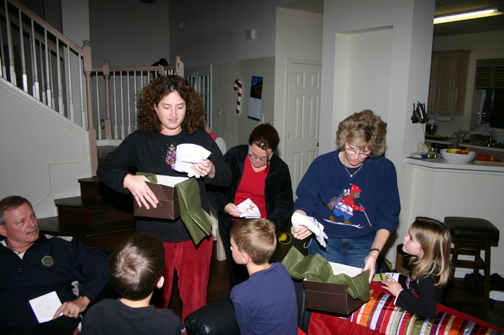 2006-12-25-Christmas-Day-17-Jim-Suzi-Dax-Chance-Katie-Janeen-Kyla.JPG