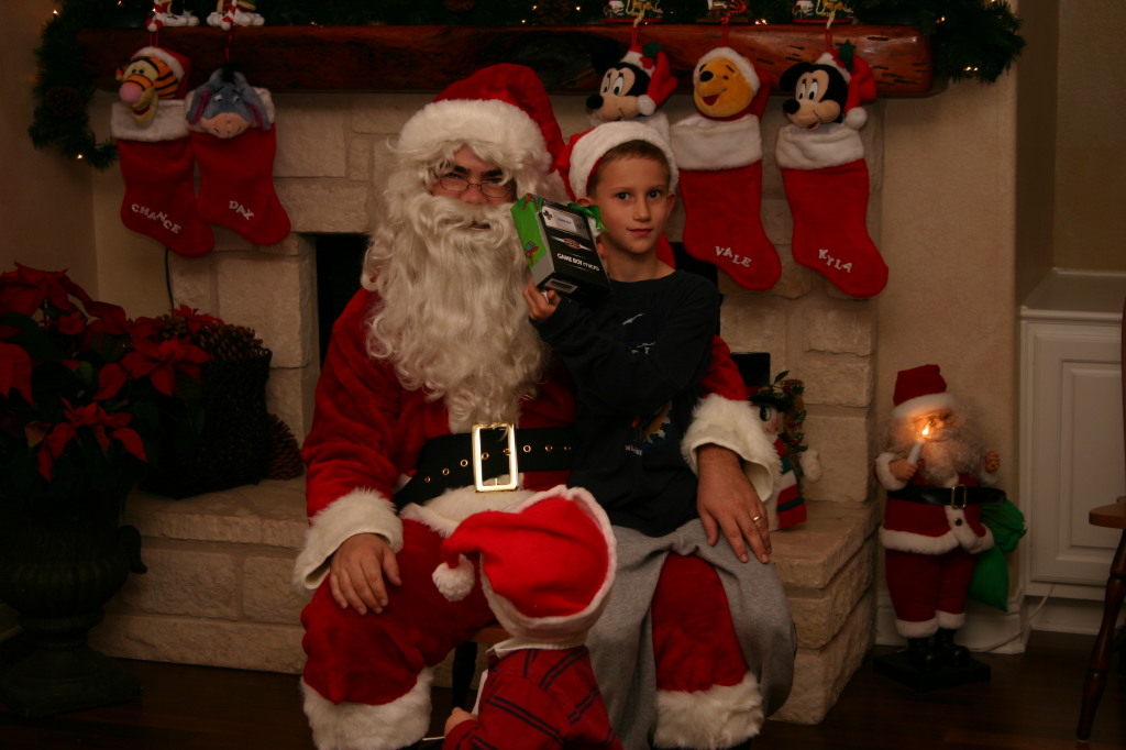 2006-12-24-Christmas-Eve-67-Santa-Chance.JPG