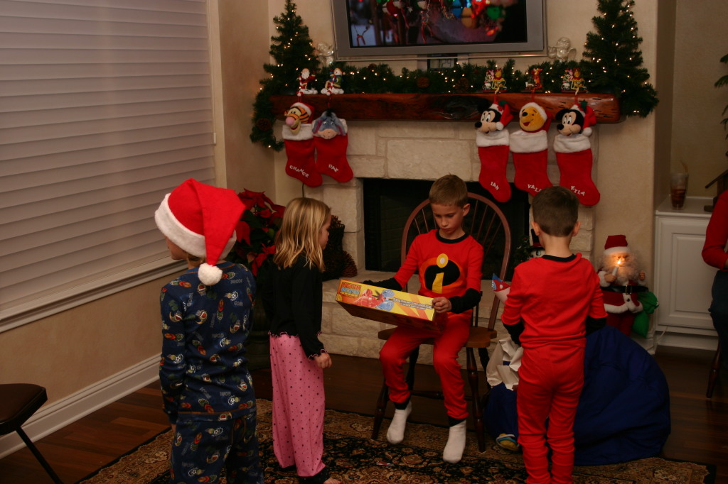 2006-12-24-Christmas-Eve-87-Vale-Kyla-Chance-Dax.JPG