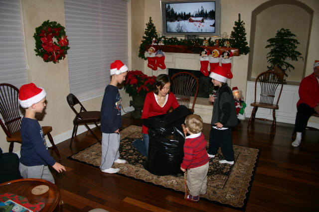 2006/12(December)/Christmas-Eve/640x480_2006-12-24-Christmas-Eve-17-Dax-Chance-Heather-Ian-Vale.JPG