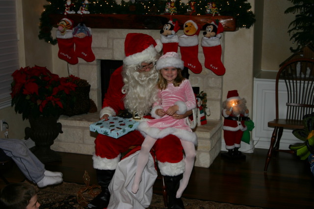 2006-12-24-Christmas-Eve-38-Santa-Kyla.JPG