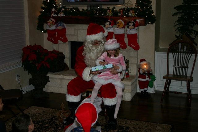 2006-12-24-Christmas-Eve-39-Santa-Kyla.JPG