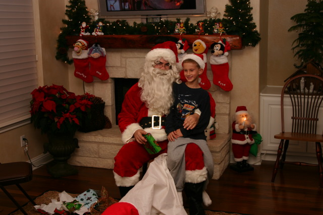 2006-12-24-Christmas-Eve-63-Santa-Chance.JPG
