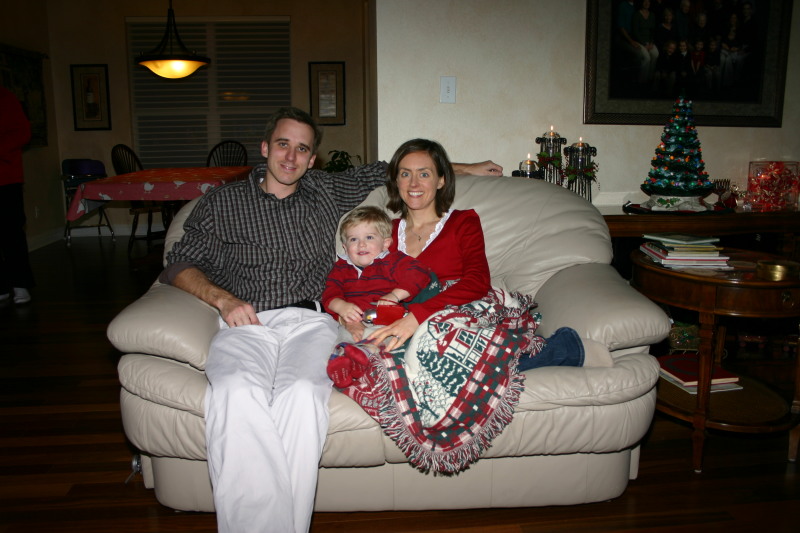 2006/12(December)/Christmas-Eve/800x600_2006-12-24-Christmas-Eve-07-Josh-Heather-Ian.JPG