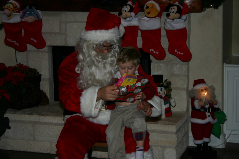 2006/12(December)/Christmas-Eve/800x600_2006-12-24-Christmas-Eve-48-Santa-Ian.JPG