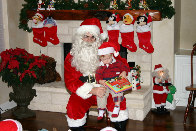 2006/12(December)/Christmas-Eve/800x600_2006-12-24-Christmas-Eve-51-Santa-Ian.JPG