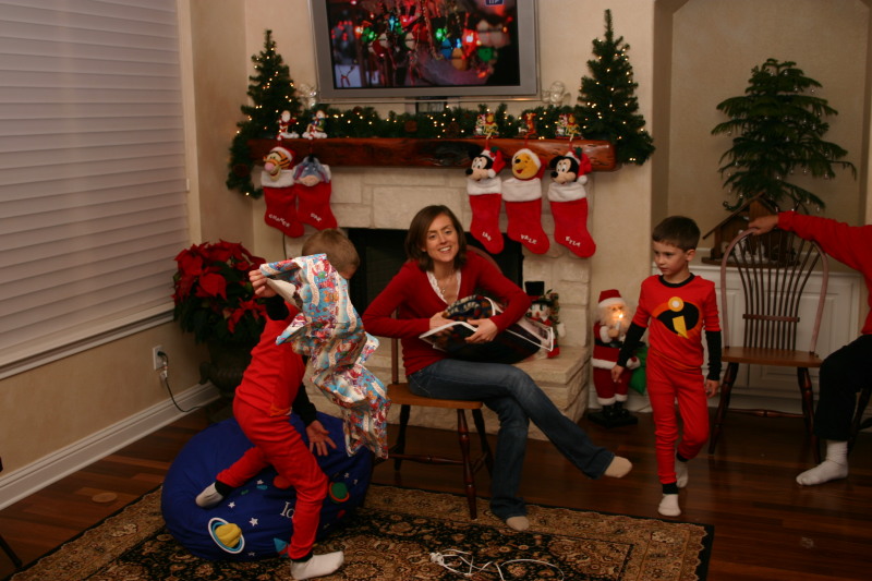 2006/12(December)/Christmas-Eve/800x600_2006-12-24-Christmas-Eve-84-Chance-Heather-Dax.JPG