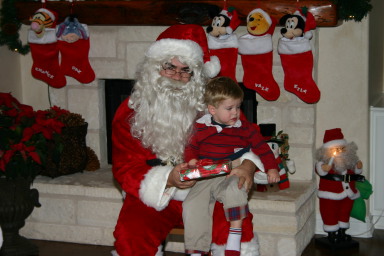 2006-12-24-Christmas-Eve-46-Santa-Ian.JPG