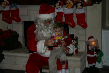 2006-12-24-Christmas-Eve-48-Santa-Ian.JPG