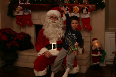 2006-12-24-Christmas-Eve-60-Santa.JPG