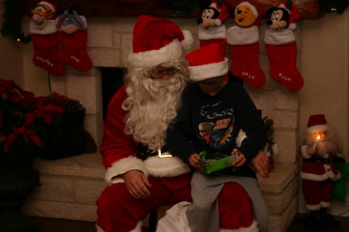 2006-12-24-Christmas-Eve-66-Santa-Chance.JPG