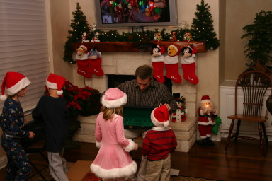2006-12-24-Christmas-Eve-81-Vale-Chance-Kyla-Josh-Ian.JPG