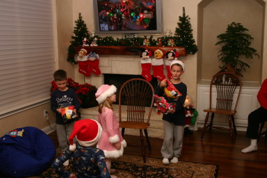 2006-12-24-Christmas-Eve-82-Dax-Vale-Kyla-Chance.JPG