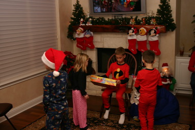 2006-12-24-Christmas-Eve-87-Vale-Kyla-Chance-Dax.JPG