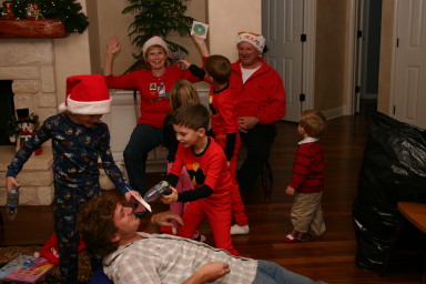 2006-12-24-Christmas-Eve-97-Vale-Justin-Janeen-Dax-Kyla-Chance-Jim-Ian-guns.JPG