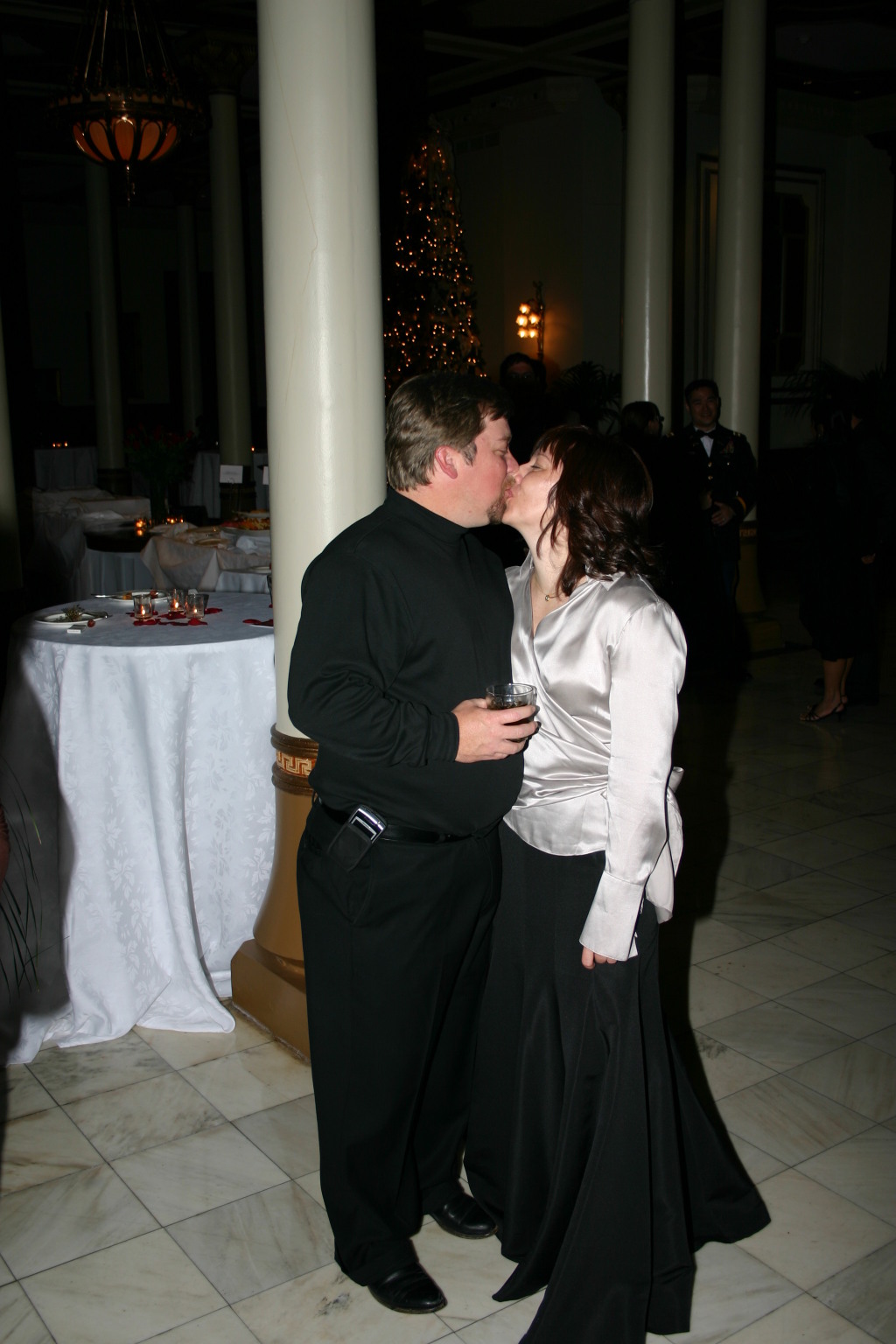 2006/12(December)/Motive-Christmas-Party/1024x768_2006-12-09-Motive-Xmas-Party-7-Wes-Judith.JPG