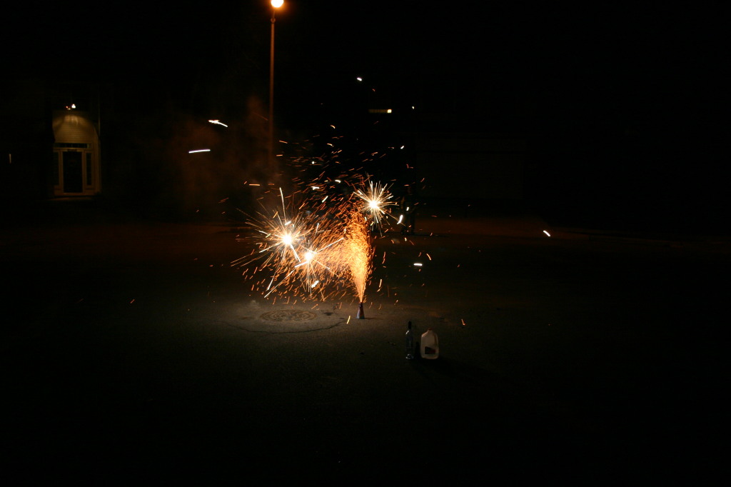2006/12(December)/New-Years-Eve/1024x768_2006-12-31-New-Years-Eve-fireworks-4.JPG