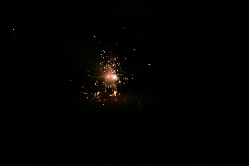 2006/12(December)/New-Years-Eve/800x600_2006-12-31-New-Years-Eve-fireworks-2.JPG
