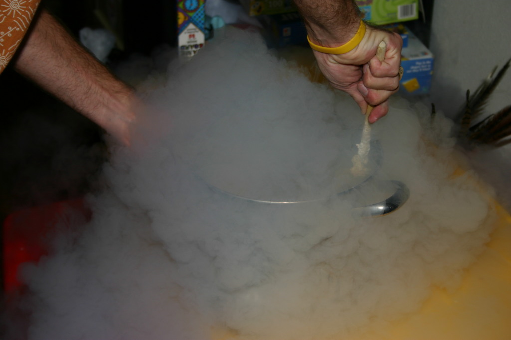 2006/12(December)/Pheasant-Pfeast/1024x768_2006-12-10-Pheasant-Pfeast-11-ice-cream.JPG