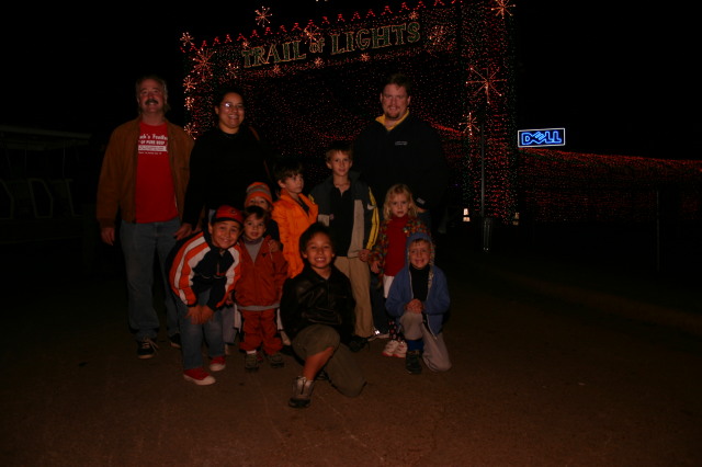 2006-12-12-Trail-of-Lights-Cubscouts-13-Dax-Chance.JPG