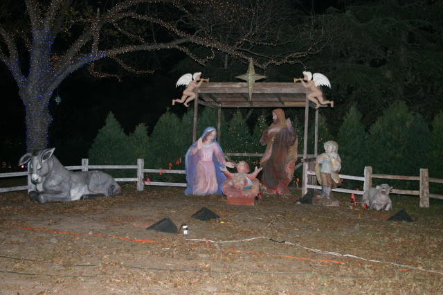 2006/12(December)/Trail-of-Lights-cubscouts/640x480_2006-12-12-Trail-of-Lights-Cubscouts-19.JPG