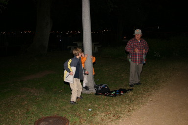 2006-12-12-Trail-of-Lights-Cubscouts-01-Chance-Dax-Dax.JPG