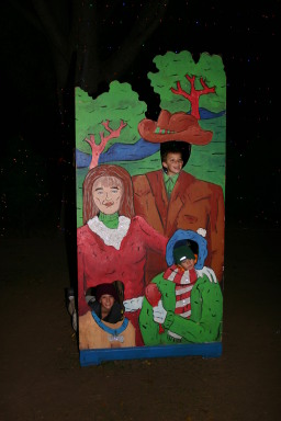 2006-12-12-Trail-of-Lights-Cubscouts-25-Chance-Dax.JPG