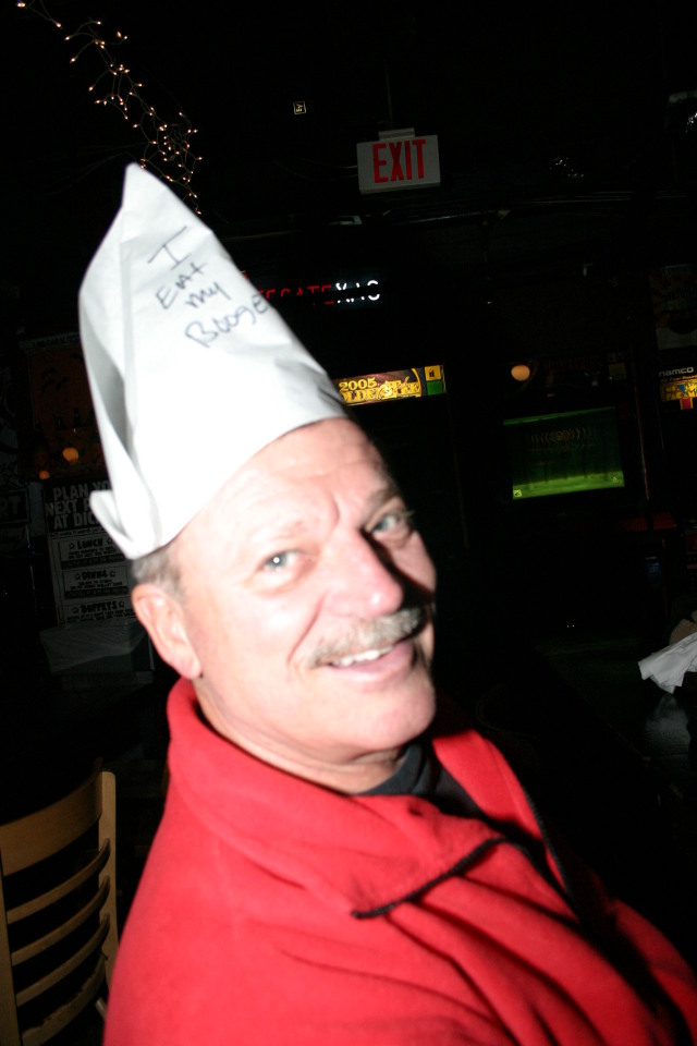 2006-12-23-SanAntonio-Dicks-last-resort-07-Jim-I-eat-my-boogers-hat.JPG