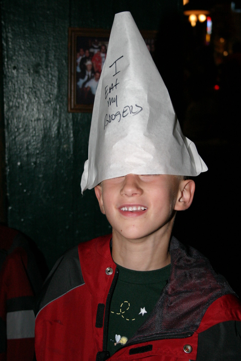 2006-12-23-SanAntonio-Dicks-last-resort-06-Chance-I-eat-my-boogers-hat.JPG