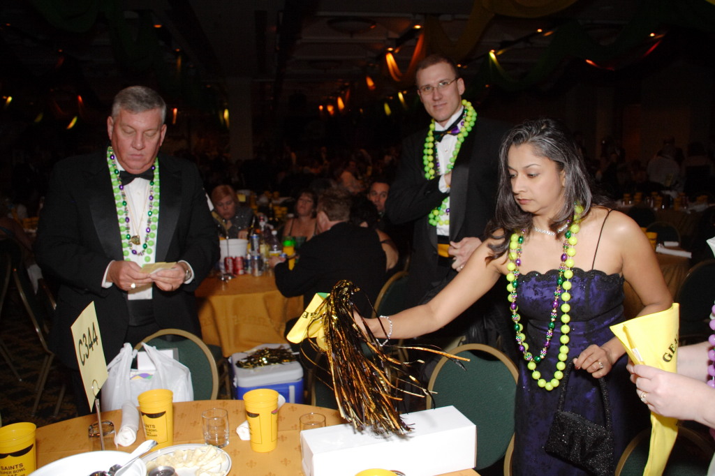 2007/01(January)/Coronation-Ball/1024x768_2007-01-13-Coronation-ball-03-Randy-Travis-Kavita.JPG