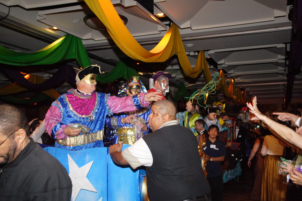 2007/01(January)/Coronation-Ball/1024x768_2007-01-13-Coronation-ball-121-parade.JPG