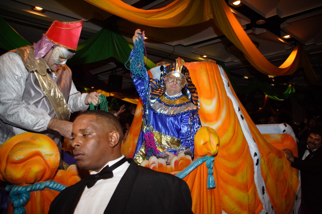 2007/01(January)/Coronation-Ball/1024x768_2007-01-13-Coronation-ball-124-parade.JPG