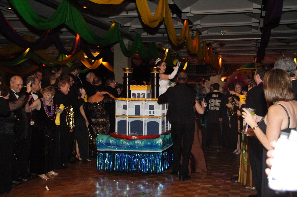 2007/01(January)/Coronation-Ball/1024x768_2007-01-13-Coronation-ball-94-parade.JPG