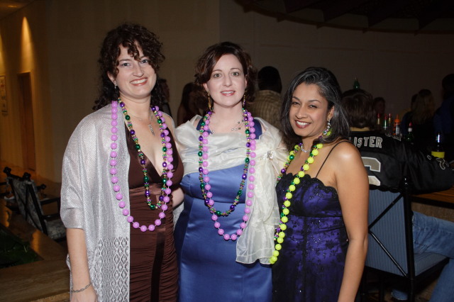 2007-01-13-Coronation-ball-02-Suzi-Marci-Kavita.JPG