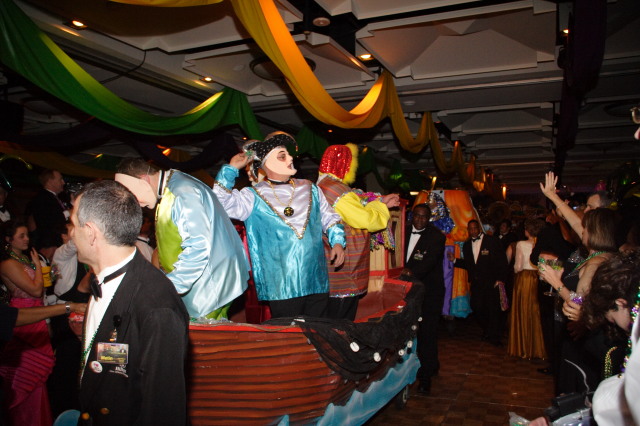 2007-01-13-Coronation-ball-123-parade.JPG