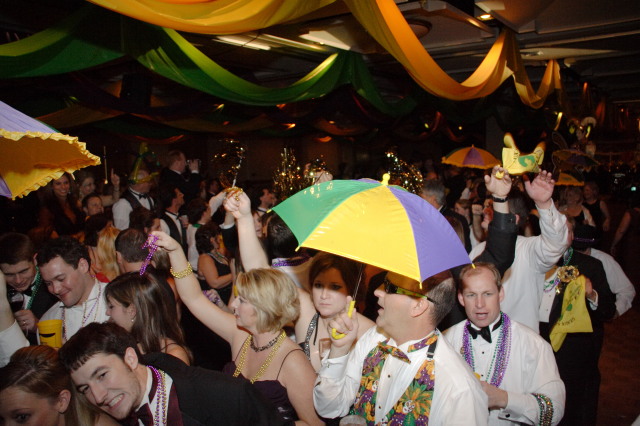 2007-01-13-Coronation-ball-127-parade.JPG