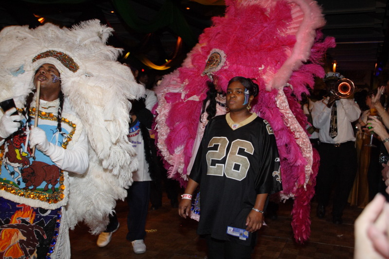 2007/01(January)/Coronation-Ball/800x600_2007-01-13-Coronation-ball-101-parade.JPG