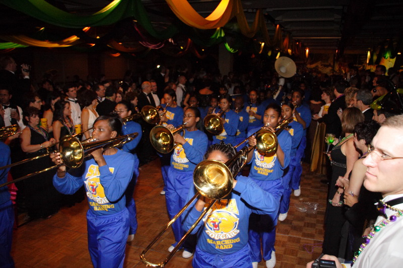 2007/01(January)/Coronation-Ball/800x600_2007-01-13-Coronation-ball-114-parade.JPG